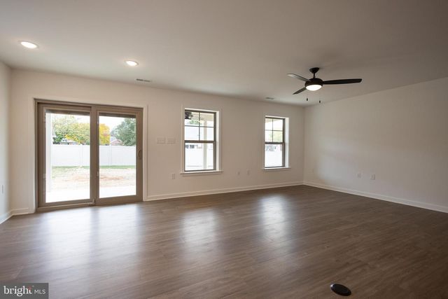 76 GRAINFIELD CT, Martinsburg, WV 25404