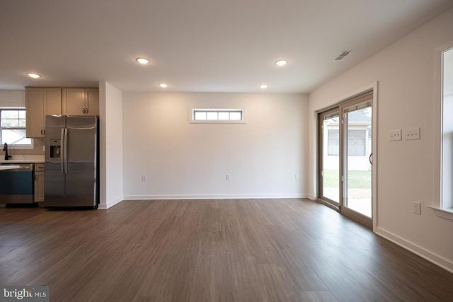 76 GRAINFIELD CT, Martinsburg, WV 25404