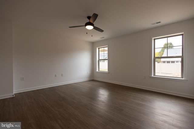 76 GRAINFIELD CT, Martinsburg, WV 25404