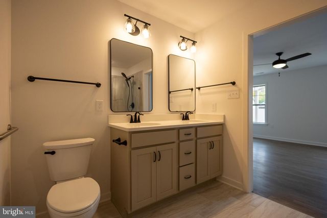 76 GRAINFIELD CT, Martinsburg, WV 25404