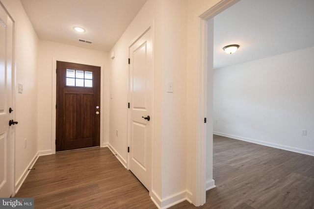 76 GRAINFIELD CT, Martinsburg, WV 25404