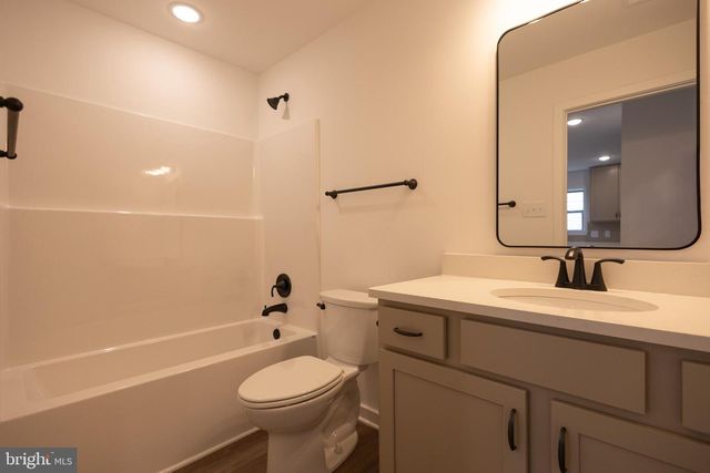 76 GRAINFIELD CT, Martinsburg, WV 25404