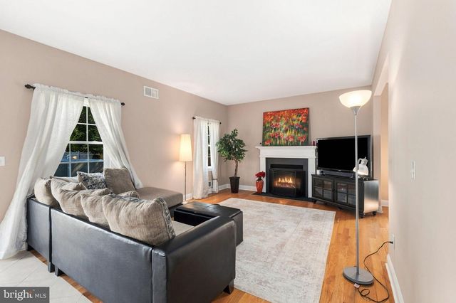 101 CHURCHILL AVE, Somerset, NJ 08873