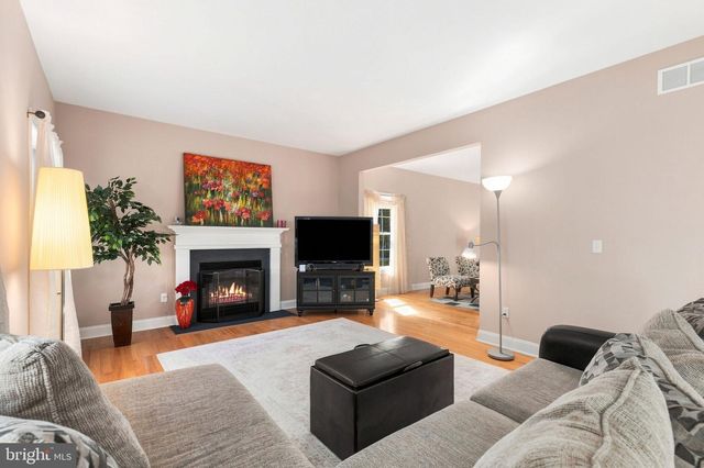 101 CHURCHILL AVE, Somerset, NJ 08873