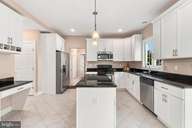 101 CHURCHILL AVE, Somerset, NJ 08873