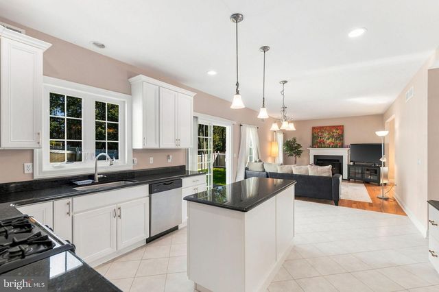 101 CHURCHILL AVE, Somerset, NJ 08873