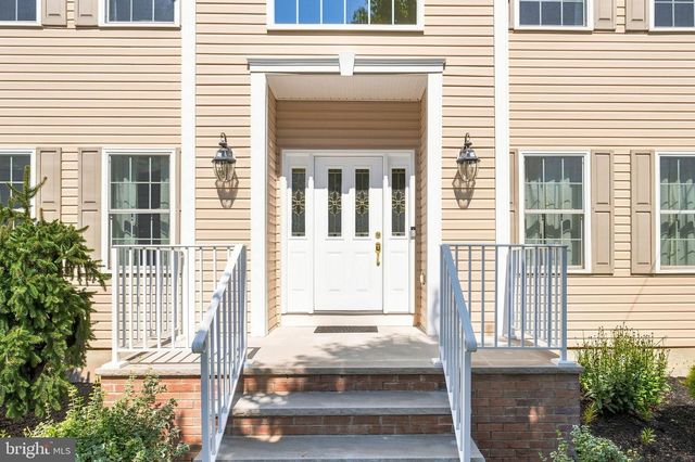 101 CHURCHILL AVE, Somerset, NJ 08873