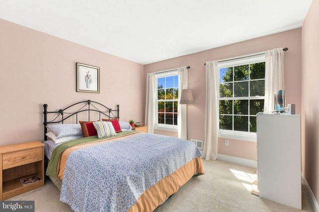 101 CHURCHILL AVE, Somerset, NJ 08873
