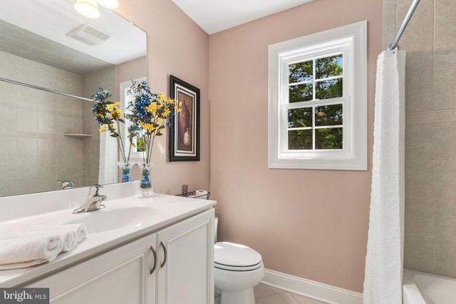 101 CHURCHILL AVE, Somerset, NJ 08873