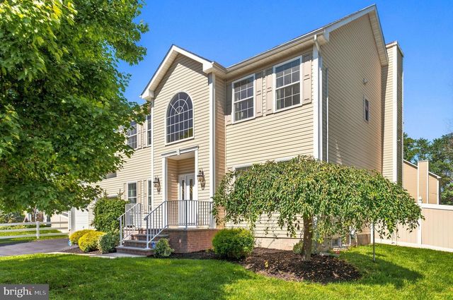101 CHURCHILL AVE, Somerset, NJ 08873