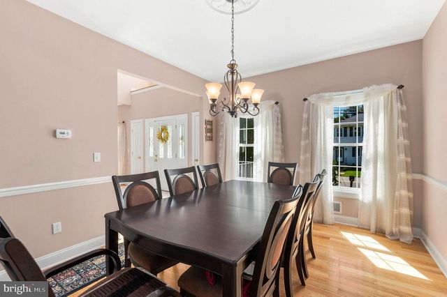 101 CHURCHILL AVE, Somerset, NJ 08873