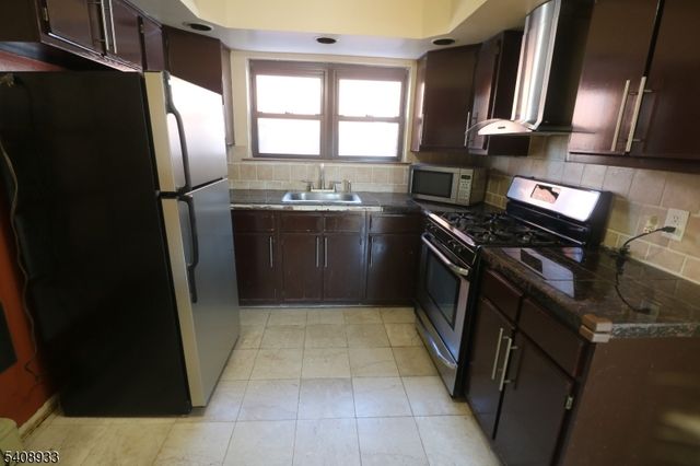 183 Terhune Ave C, Lodi Boro, NJ 07644