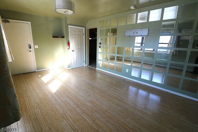 183 Terhune Ave C, Lodi Boro, NJ 07644