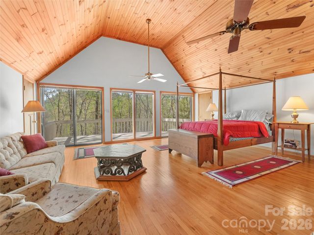 43 Hungryneck Hollow Lane, Saluda, NC 28773