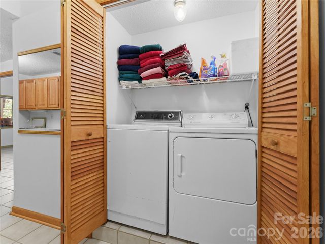 43 Hungryneck Hollow Lane, Saluda, NC 28773