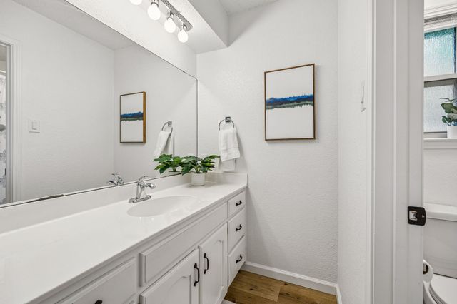 232 NE Shady Oaks Drive, Burleson, TX 76028