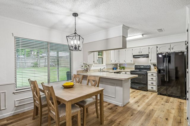 232 NE Shady Oaks Drive, Burleson, TX 76028