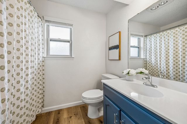 232 NE Shady Oaks Drive, Burleson, TX 76028