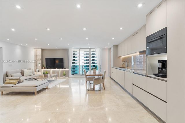 2301 Collins 1011 1011, Miami Beach, FL 33139