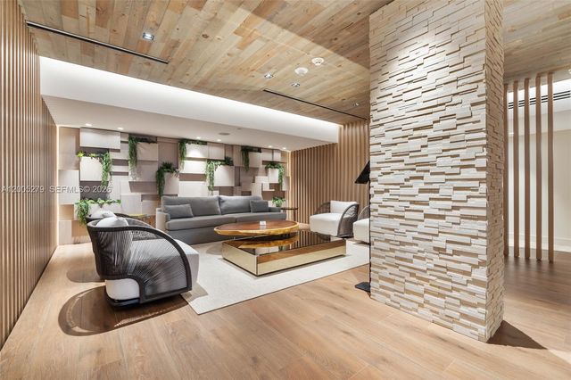 2301 Collins 1011 1011, Miami Beach, FL 33139