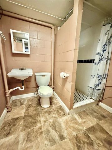 1303 E 3RD Street, Maryville, MO 64468