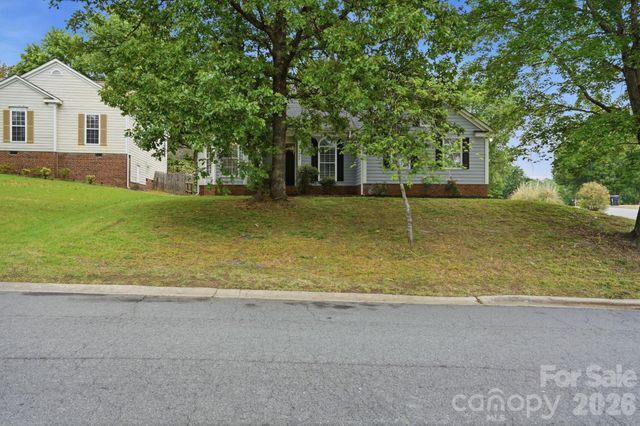 7200 Daerwood Place, Charlotte, NC 28215
