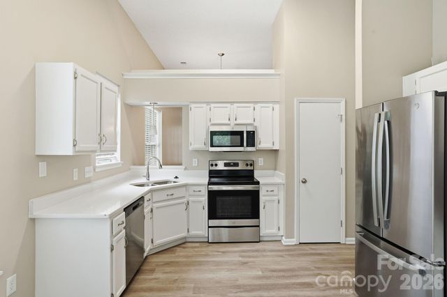 7200 Daerwood Place, Charlotte, NC 28215