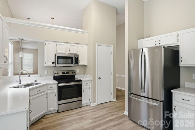7200 Daerwood Place, Charlotte, NC 28215