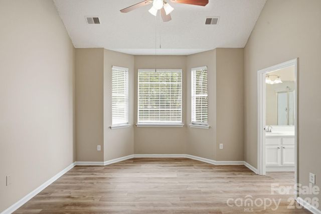 7200 Daerwood Place, Charlotte, NC 28215