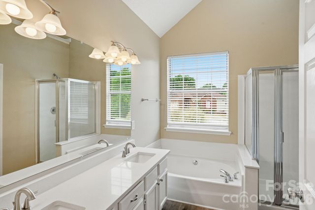 7200 Daerwood Place, Charlotte, NC 28215
