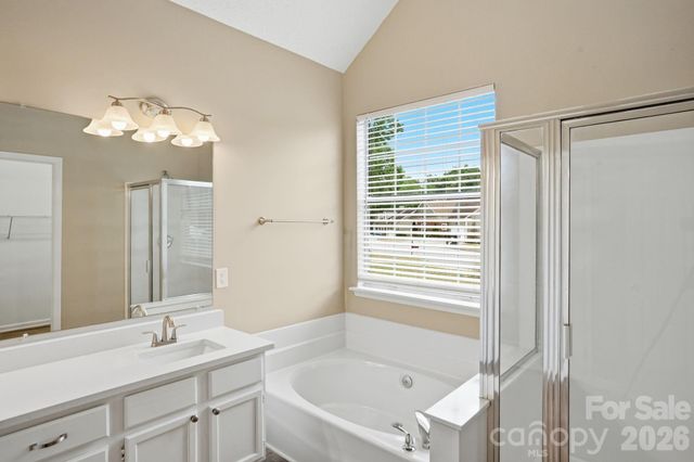 7200 Daerwood Place, Charlotte, NC 28215