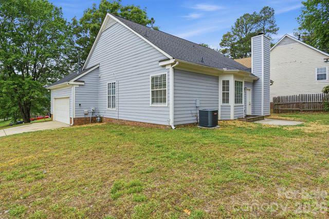7200 Daerwood Place, Charlotte, NC 28215