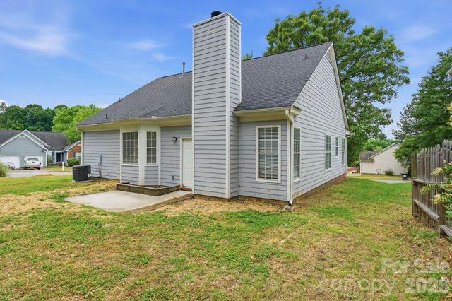 7200 Daerwood Place, Charlotte, NC 28215