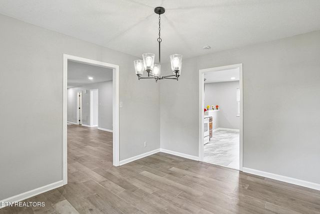 9422 Johnson Rd, Strawberry Plains, TN 37871