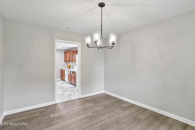 9422 Johnson Rd, Strawberry Plains, TN 37871