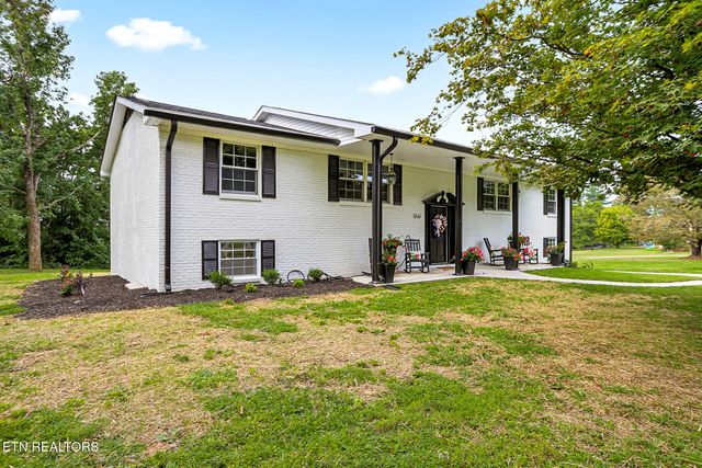 9422 Johnson Rd, Strawberry Plains, TN 37871