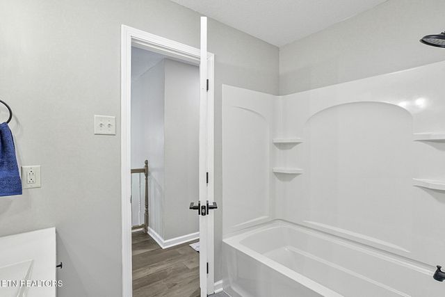 9422 Johnson Rd, Strawberry Plains, TN 37871