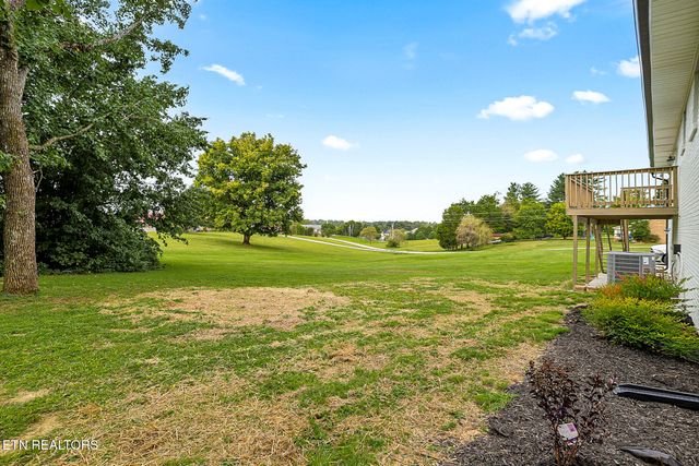 9422 Johnson Rd, Strawberry Plains, TN 37871