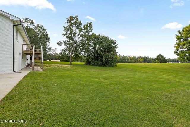 9422 Johnson Rd, Strawberry Plains, TN 37871