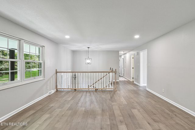 9422 Johnson Rd, Strawberry Plains, TN 37871