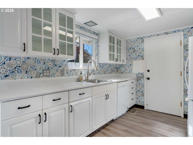 16655 Sw KING CHARLES Ave, King City, OR 97224