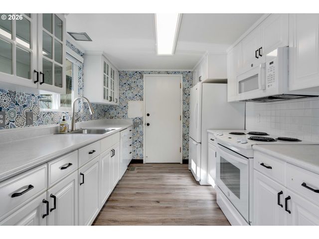 16655 Sw KING CHARLES Ave, King City, OR 97224