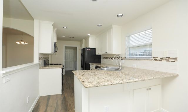 10914 Barker View Drive, Cypress, TX 77433