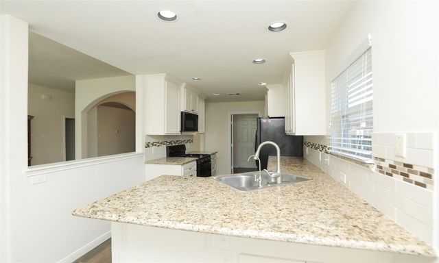 10914 Barker View Drive, Cypress, TX 77433