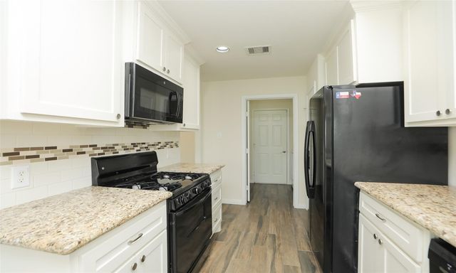 10914 Barker View Drive, Cypress, TX 77433