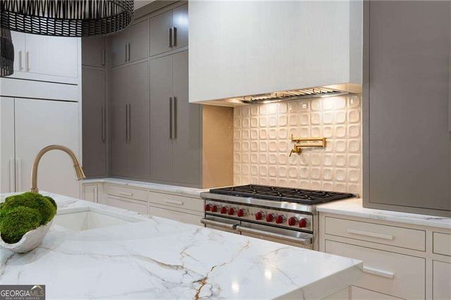 4901 Cambridge Drive, Dunwoody, GA 30338
