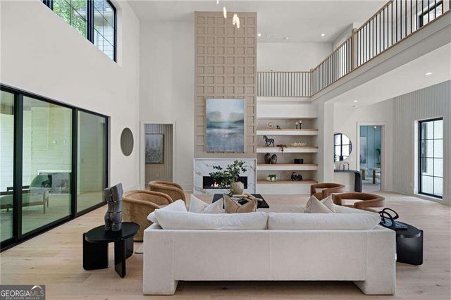 4901 Cambridge Drive, Dunwoody, GA 30338