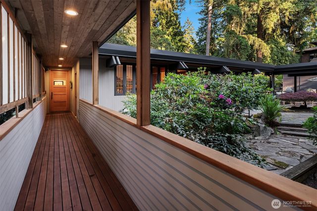 2716 106th Place SE, Beaux Arts, WA 98004
