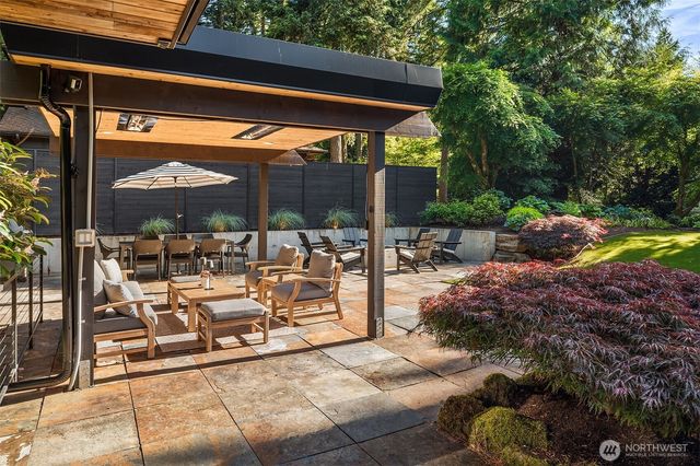2716 106th Place SE, Beaux Arts, WA 98004