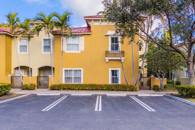 183 Lake Monterey Circle, Boynton Beach, FL 33426